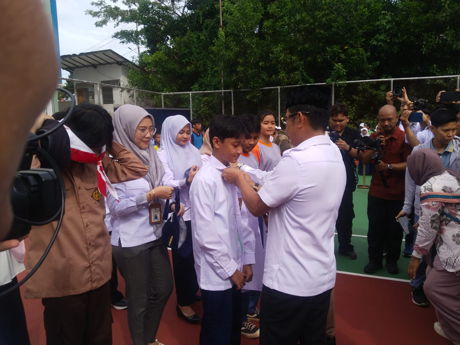 $rows[judul]
